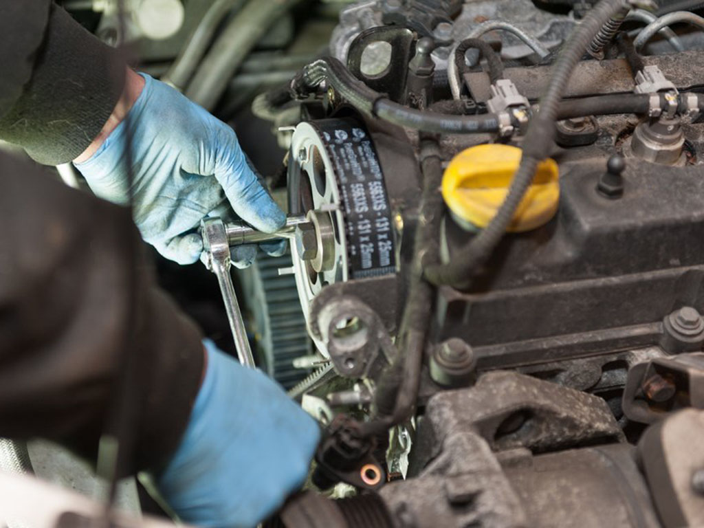 Servicing vs MOT Servicing vs MOT